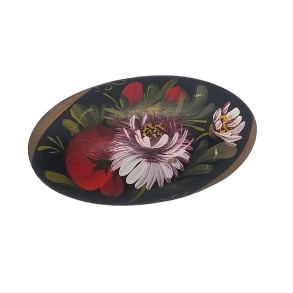 VINTAGE RUSSIAN HANDPAINTED FLORAL SCENE ON WOOD BROOCH - Picture 1 of 6